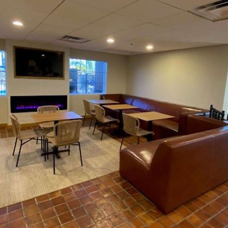 La Quinta Inn & Suites By Wyndham Tempe University, Phoenix Bagian luar foto