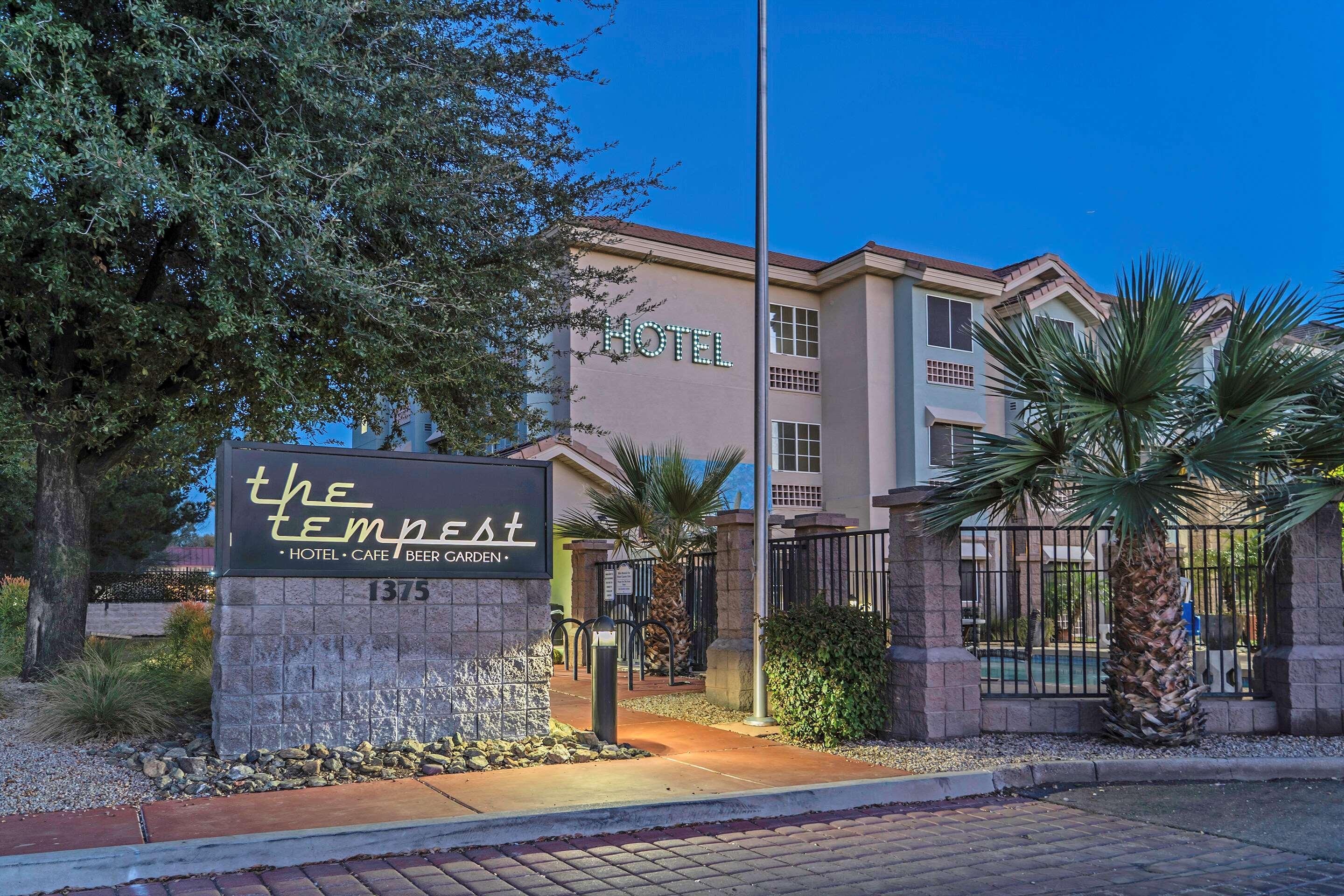 La Quinta Inn & Suites By Wyndham Tempe University, Phoenix Bagian luar foto