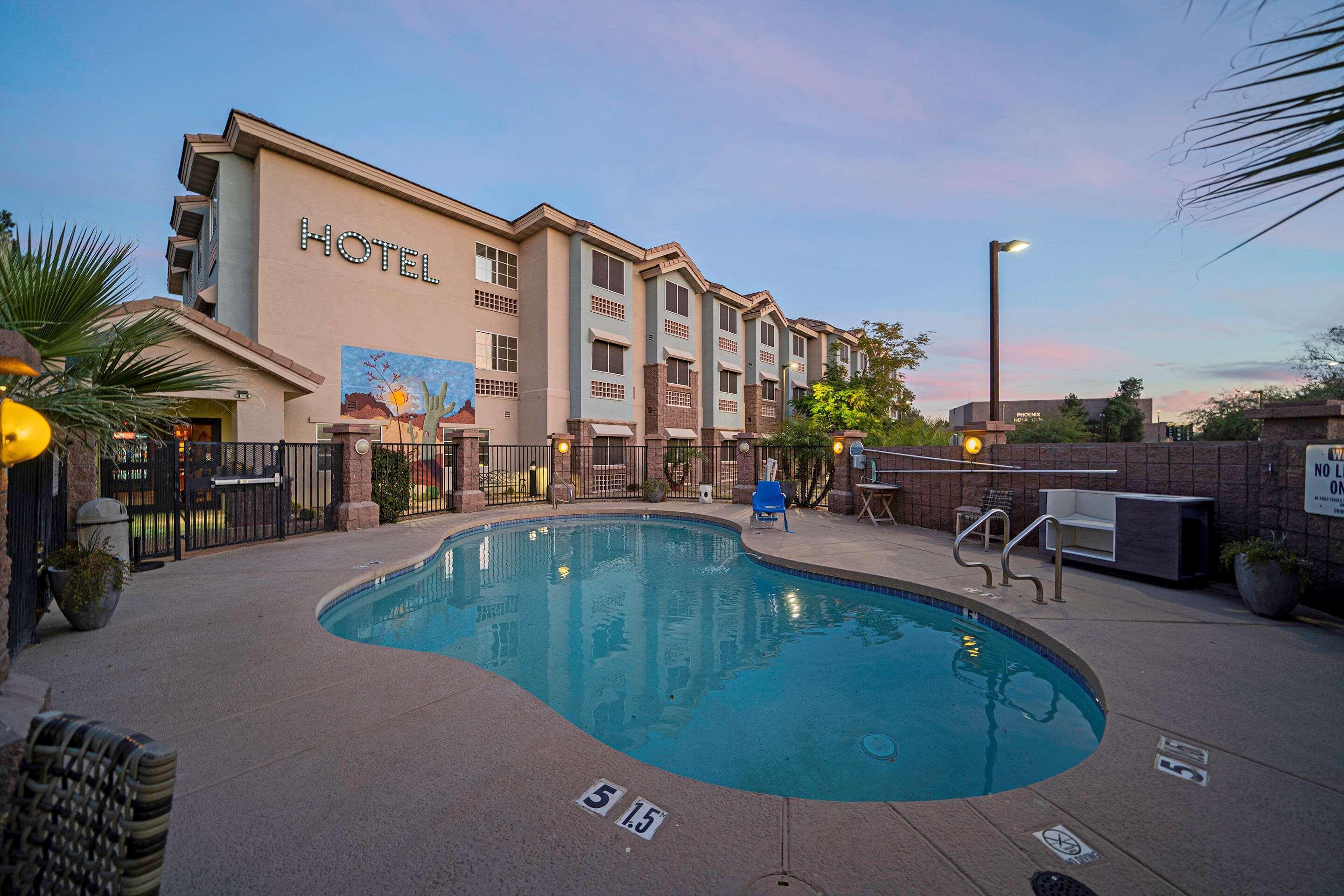 La Quinta Inn & Suites By Wyndham Tempe University, Phoenix Bagian luar foto