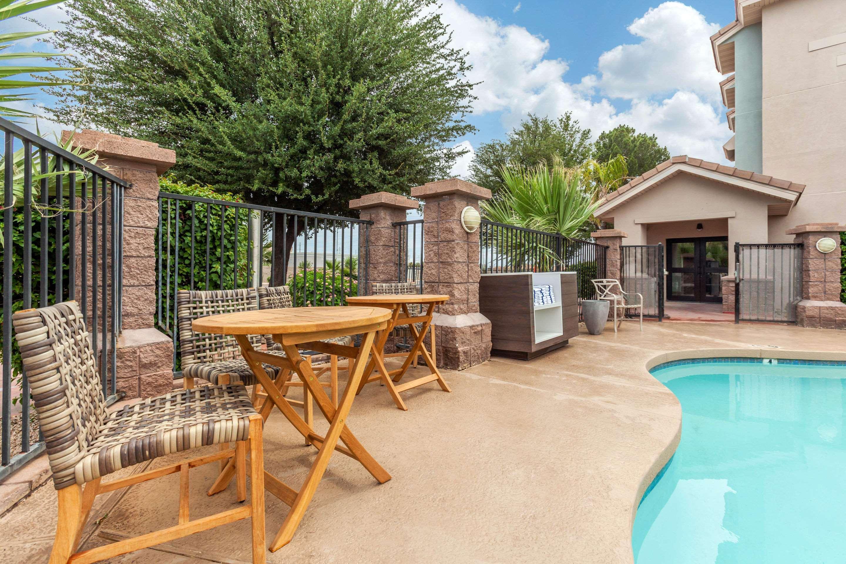 La Quinta Inn & Suites By Wyndham Tempe University, Phoenix Bagian luar foto