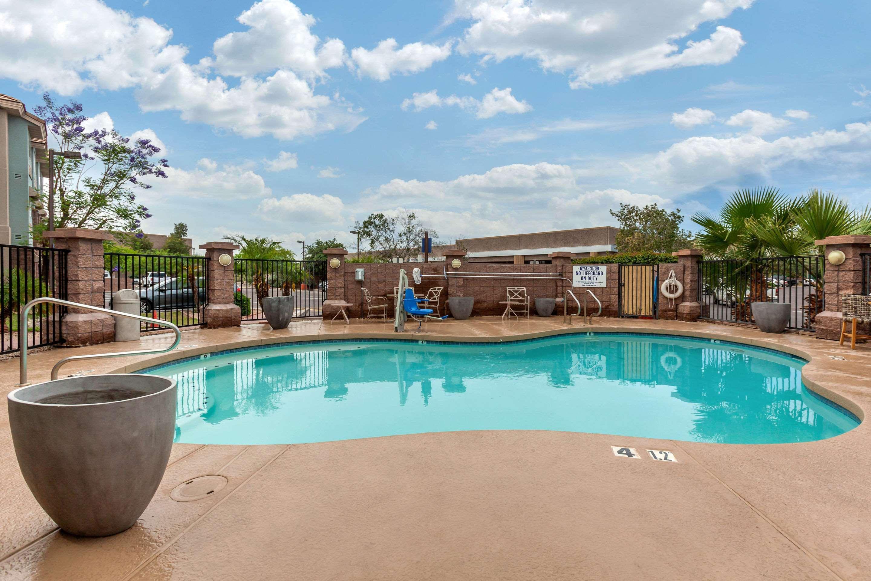 La Quinta Inn & Suites By Wyndham Tempe University, Phoenix Bagian luar foto