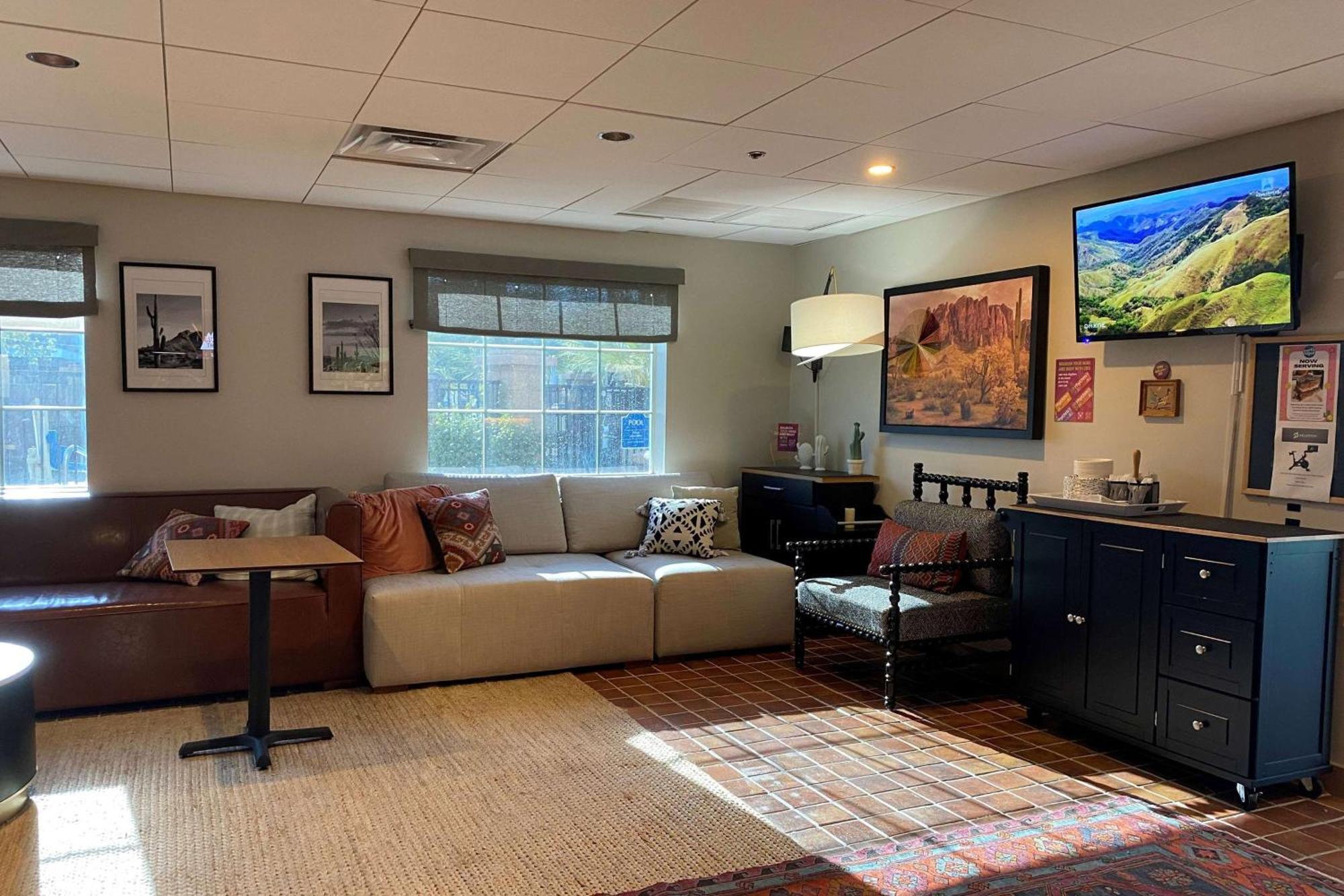 La Quinta Inn & Suites By Wyndham Tempe University, Phoenix Bagian luar foto